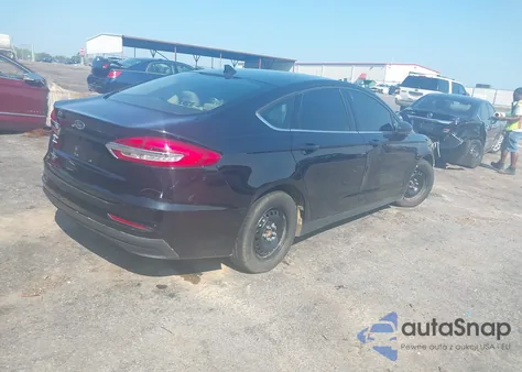 2020 Ford Fusion S z USA, uszkodzony, nr VIN 3FA6P0G74LR234421